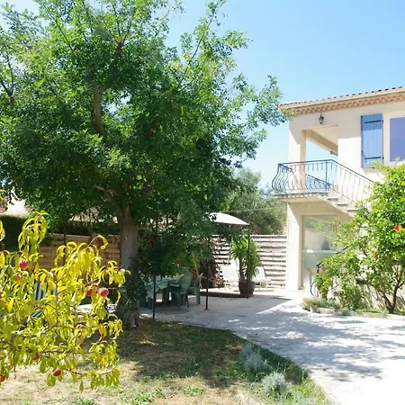 Maison Des Casinis * לה קיוטאט